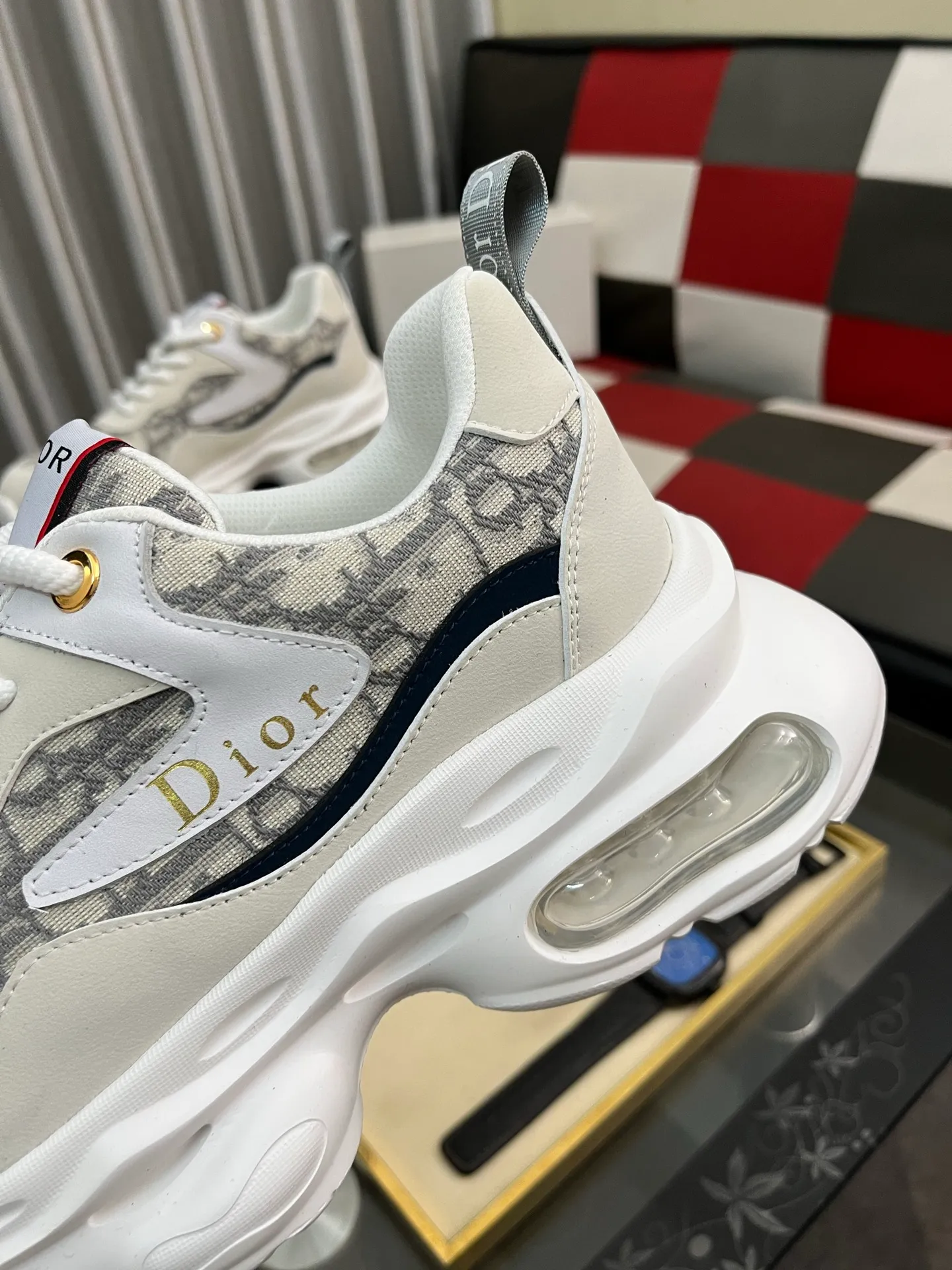 Men's shoes💰438⌚️⌚️[Dior] Dior's new men's genuine leather casual shoes, the highest version on the market, any comparison is welcome🆚! The original leather has excellent texture and is super high-end! Fetal sheep net lining imported from Italy, removable pad! Luxurious materials and fine workmanship, highly recommended! Code number: 38-442️⃣Colors available